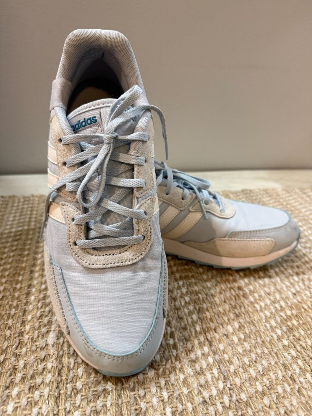Adidas Wmns Retrorun 'Halo Blue Sky' FZ2217 Sz 9.5